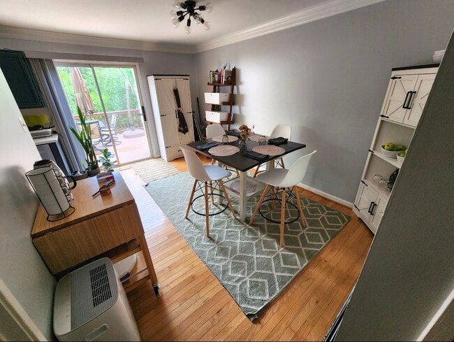3922 Marquis Pl Unidad Upstairs and Main Floor - Furnished + Office