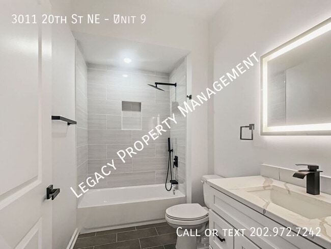Building Photo - 3011 20th St NE Unit 7