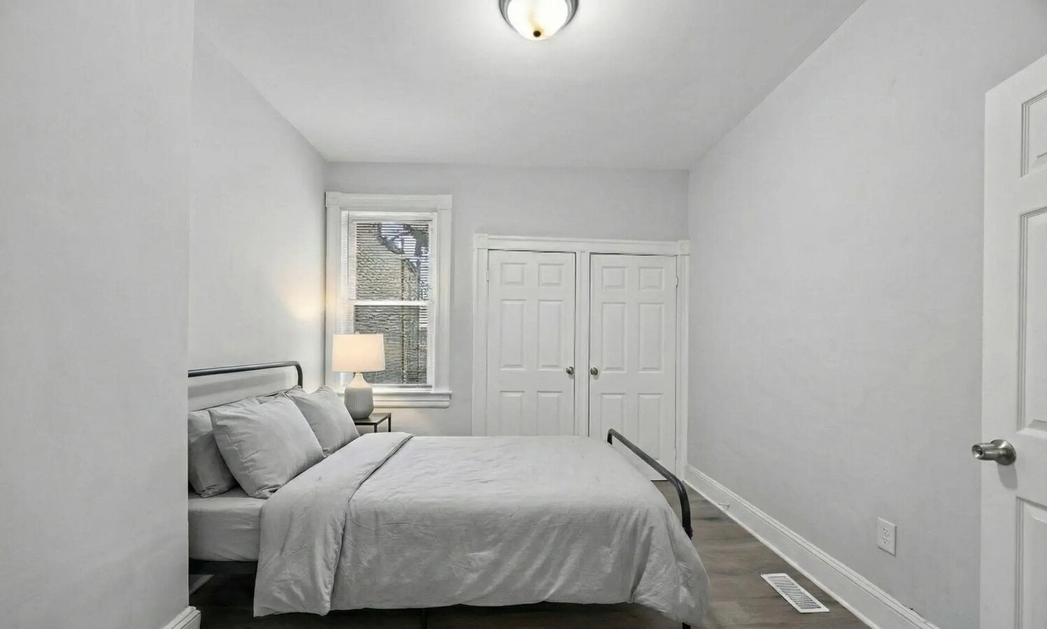 Photo - 1728 Ashburton St