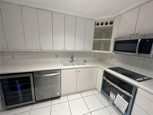 Photo - 200 SE 15th Rd Unit 6H