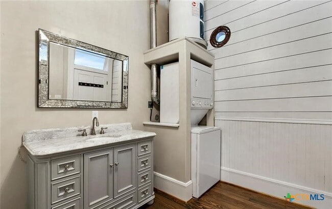 202 N LBJ Dr Unit 207