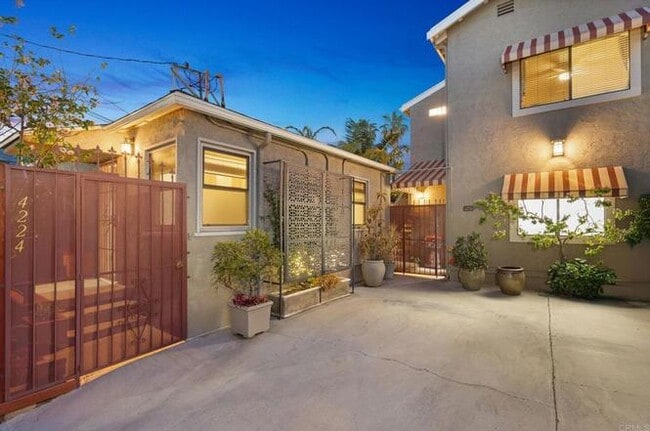 Building Photo - 4224 Swift Ave Unit 4224 Swift