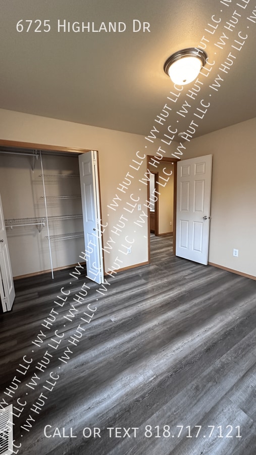 Photo - 6725 Highland Dr