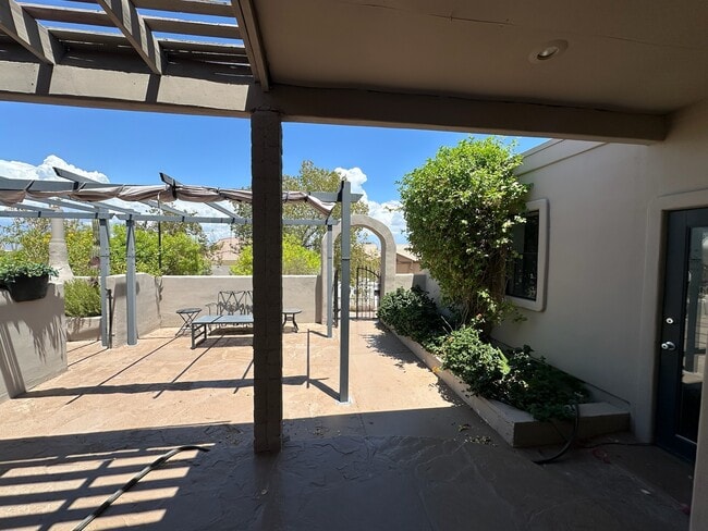 Photo - 12230 N Desert Sage Dr Unit Charming Duplex