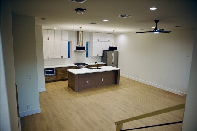 Photo - 4702 Coke St