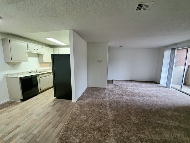 Centennial Place - Centennial Place Apartments