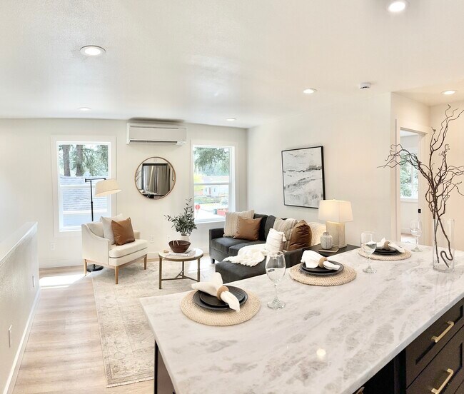 14210 Roslyn Pl N Condo Unit Evergreen Escape Condo for Rent in