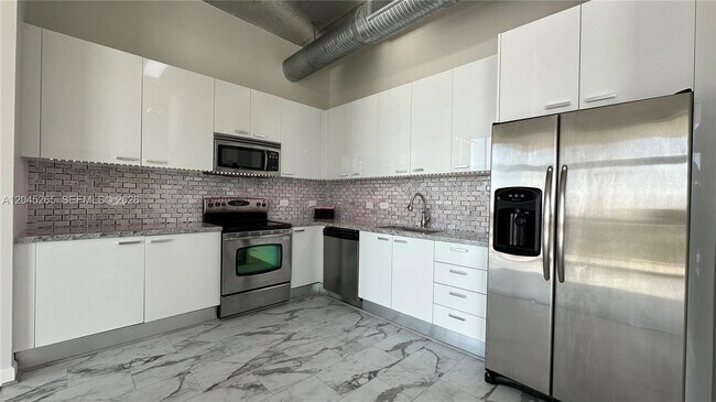 Photo - 2100 Van Buren St Unit 522