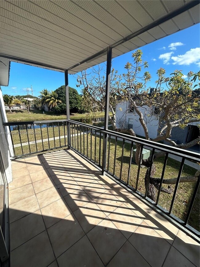 Photo - 10367 N Kendall Dr Unidad E5