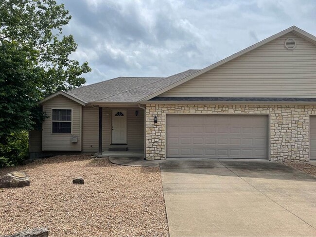 Building Photo - 12 Valley View Dr E