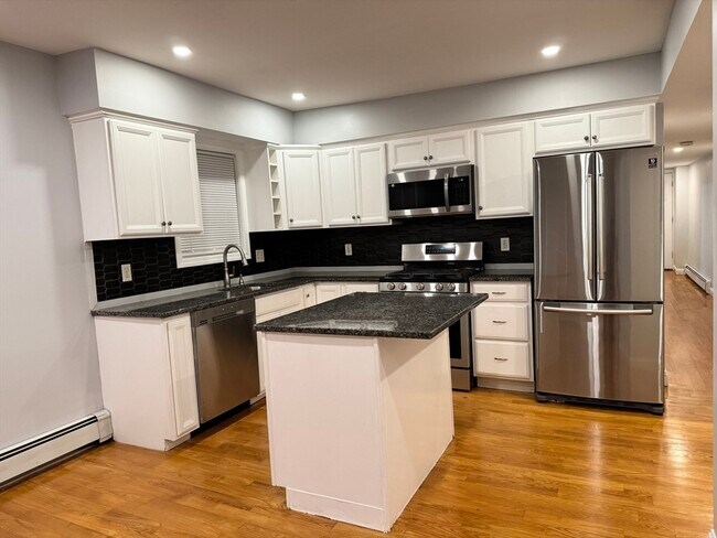 Photo - 347 Water St Unidad 1