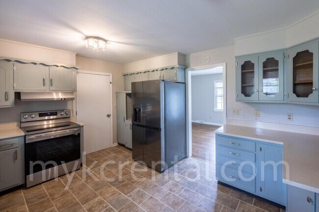 Photo - 9108 W 95th St