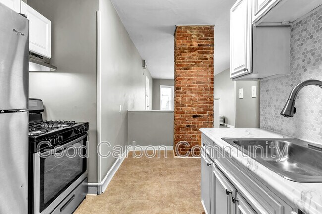 Photo - 135 Elmwood Ave Unidad 4