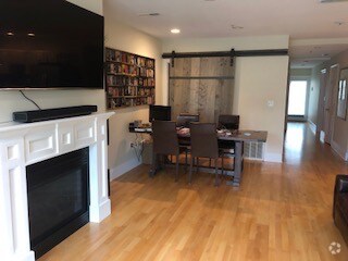 Building Photo - 1306 Columbia Rd Unit 2c Rental