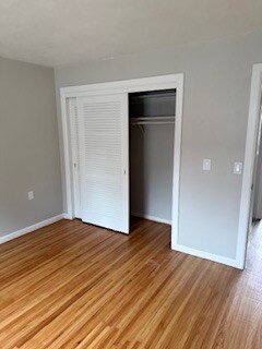 1275-1 Bedroom closet