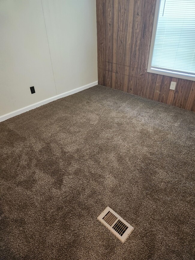 Photo - 309 Becky Ln