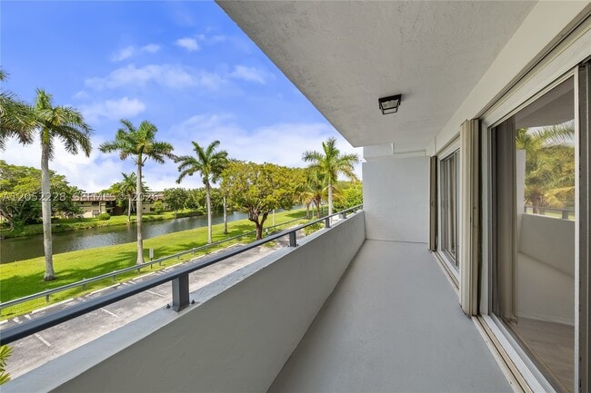 Building Photo - 7900 CAMINO 303 Unit 303