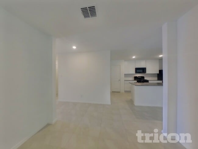 Photo - 1423 Dovekie Dr