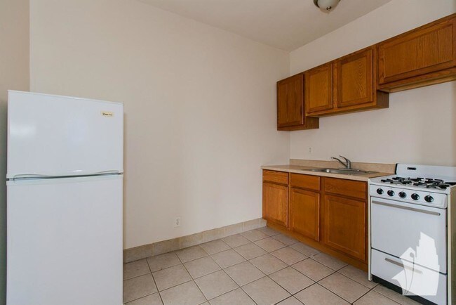 4851 N Damen Ave Unit 110