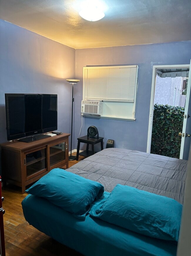 Photo - 11053 1/2 Venice Blvd Unidad N/A