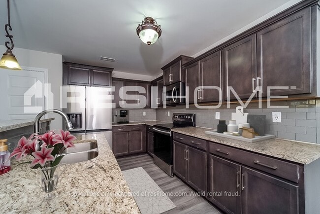 Photo - 115 Beaver Brook Pl