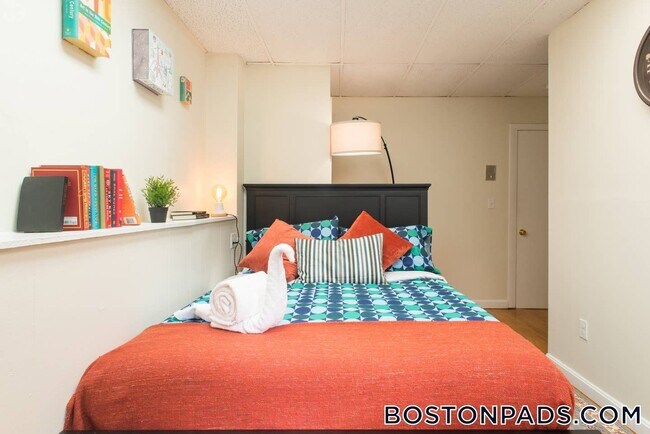 Photo - 43 Bay State Rd Unidad B