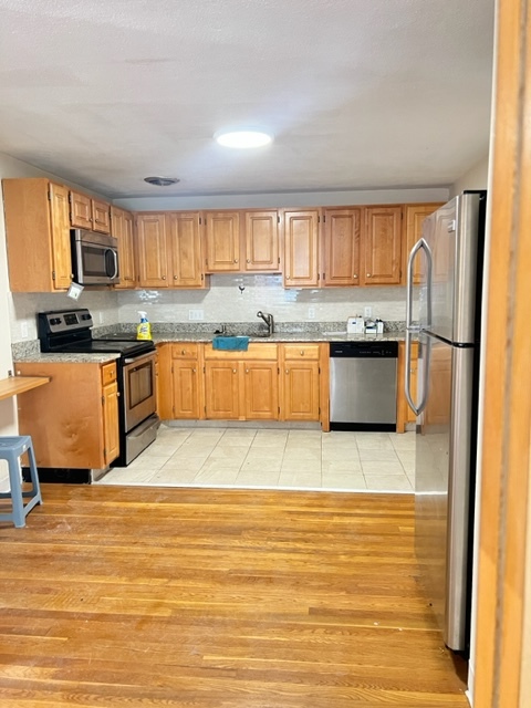 Building Photo - 205 Babcock St Unit 6 Rental
