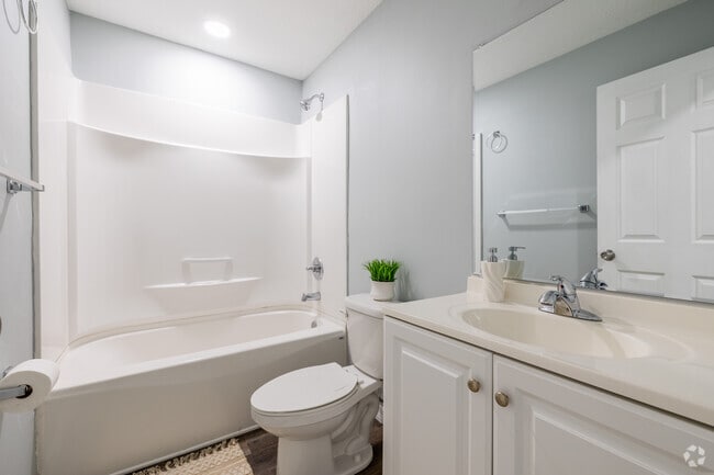 1BR, 1BA - 667SF - Bathroom