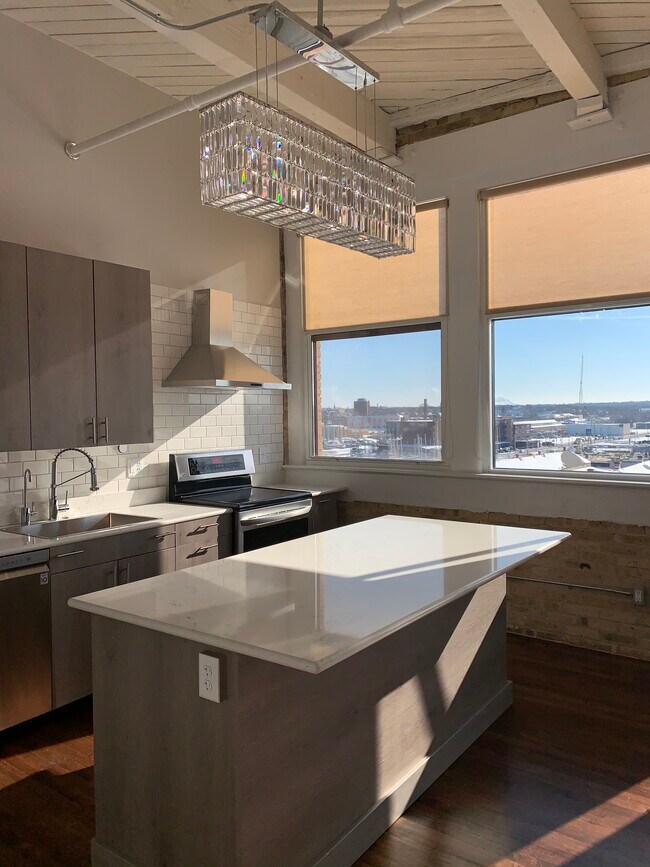 Photo - 215 W Maple St Unit 607