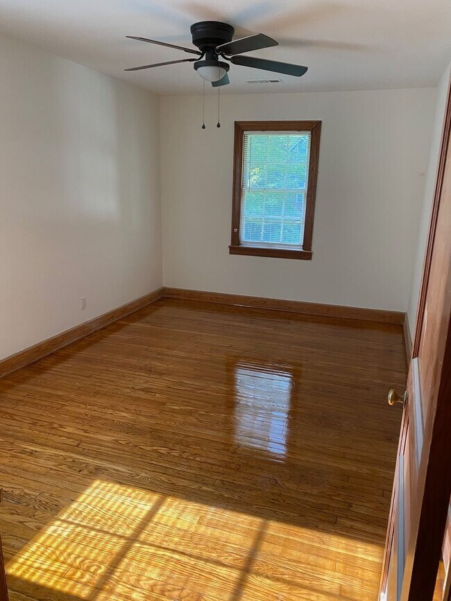 Photo - 903 E Lytle St