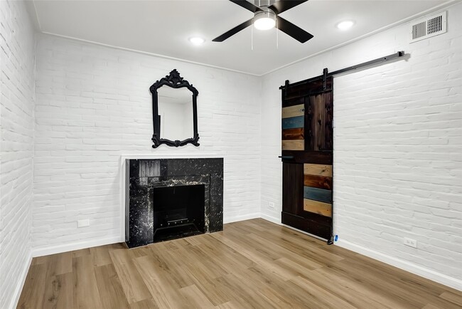 Photo - 7 Briar Dale Ct Unit B