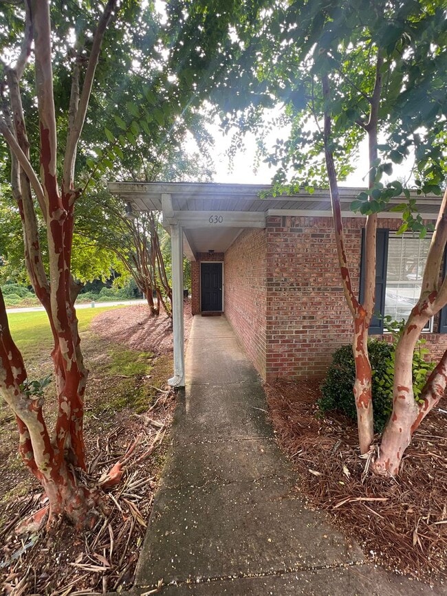 Photo - Center 628-630 Unidad 630