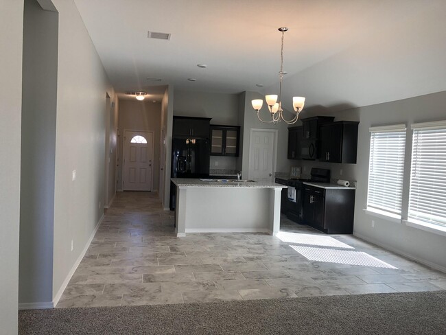 Photo - 825 Whitebrush Dr
