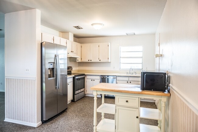 Photo - 912 Plato Ave