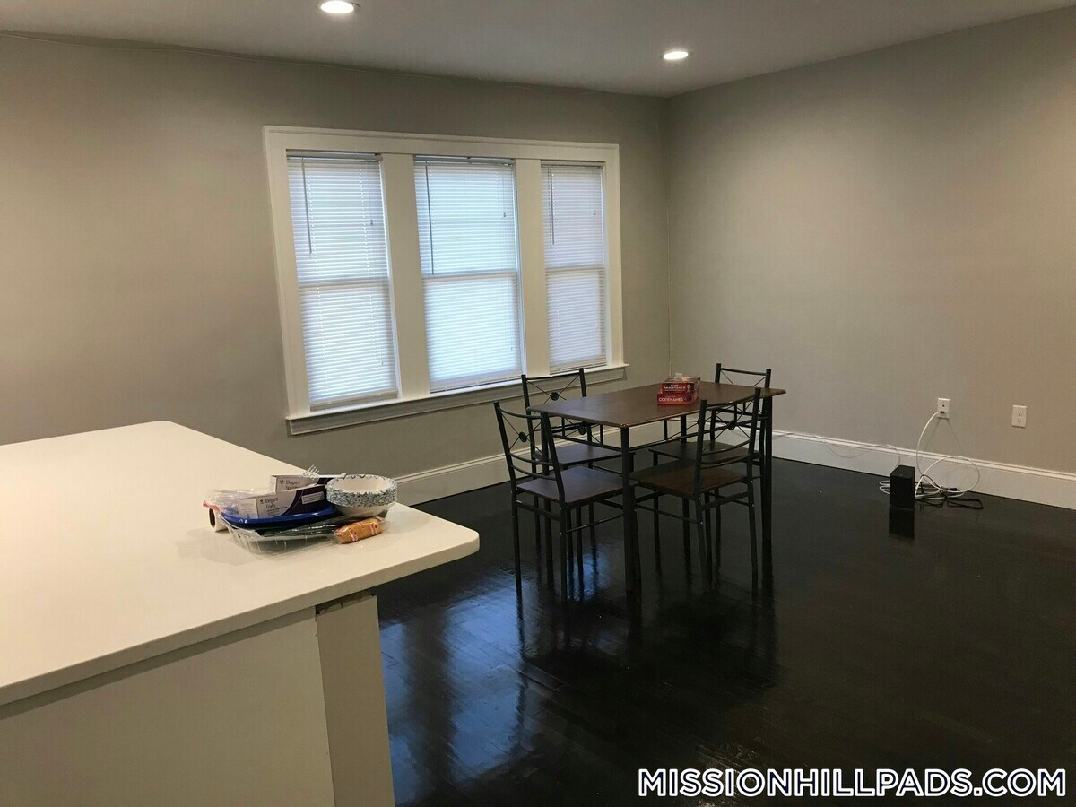 Photo - 273 Parker Hill Ave Unidad 1