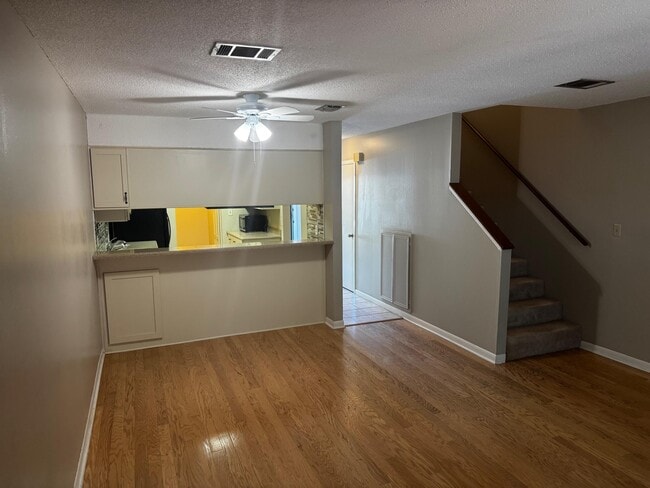 Photo - 345 Woodham Ct