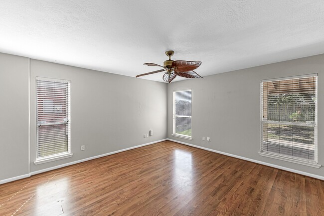 Photo - 20347 Hunterclif Ln