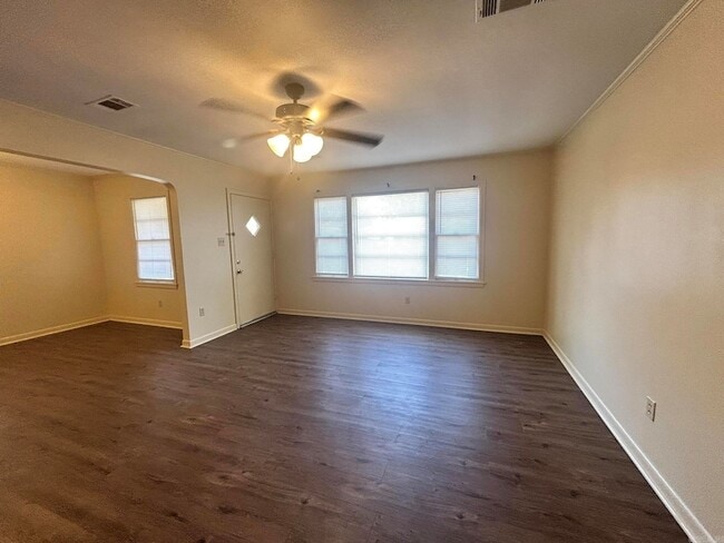 Photo - 304 W 34th Ave