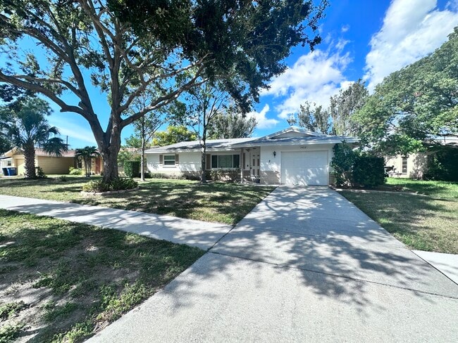 Photo - 1422 Byram Dr