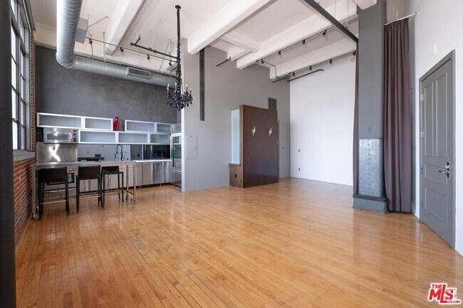 Building Photo - 1850 Industrial St Unit 601 Rental