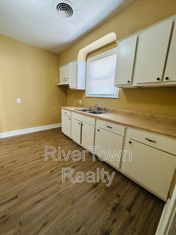 Photo - 990 N Avalon St