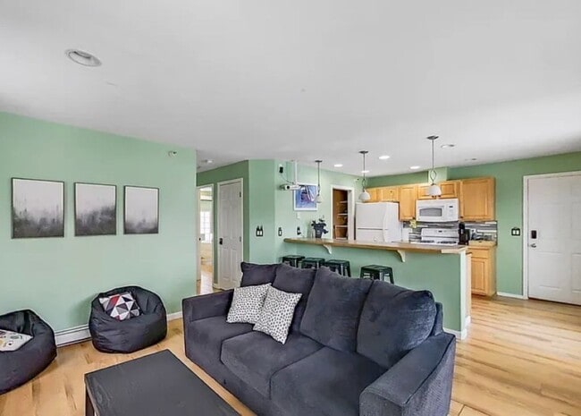 Building Photo - 540 Eyak Dr