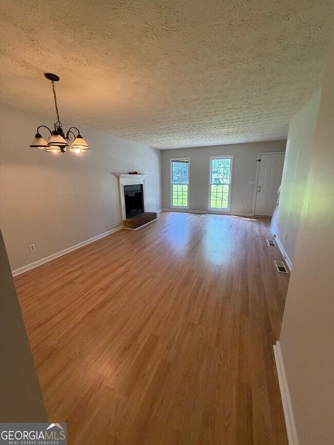 Photo - 1337 Sweet Pine Dr