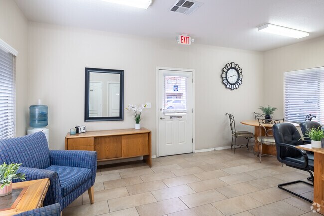 Photo - La Jolla Place Apartments