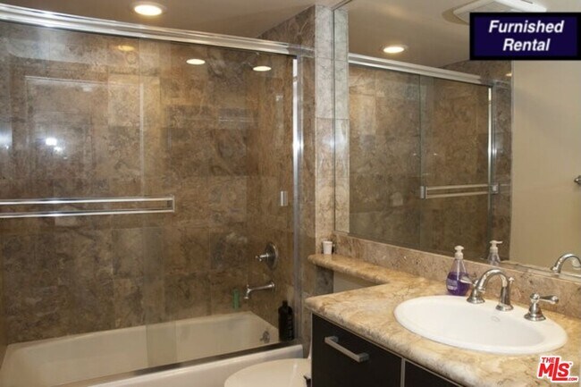 Photo - 1319 N Detroit St Unit 8