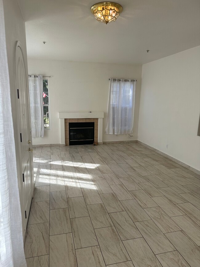 Photo - 646 Vazquez Ave