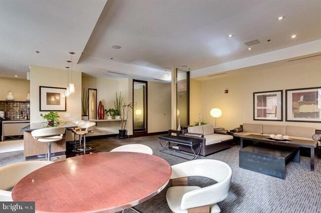 Photo - 440 L St NW Unit 913