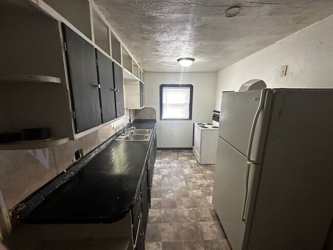 Photo - 217 W Hyde Park Ave Unit 217 W Hyde Park Ave