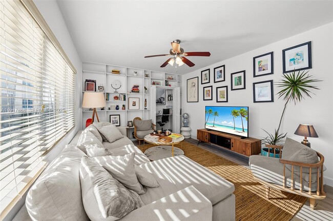 Photo - 1120 Venetian Way Unit 1D