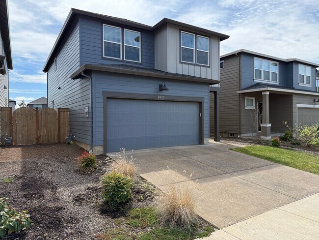 Photo - Newer 3 bedroom 2.5 bathroom house!